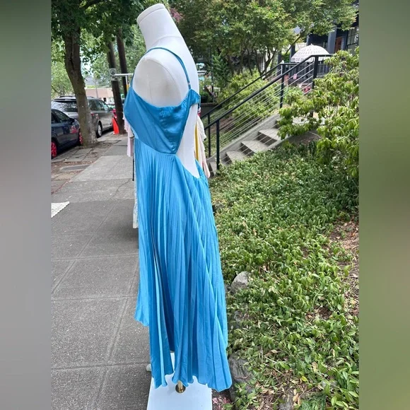 Abercrombie sky blue satin pleated mini dress. - Picture 4 of 7